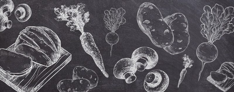 erilaisia suomalaisia ruoka-aineita tummalla taustalla, suomalaisen ruoan päivän perinnelounaan kansikuva